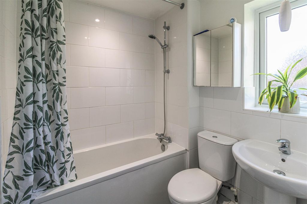 Additional image 8 of 2 bed maisonette for saleAbbots Court, Noak Bridge SS15