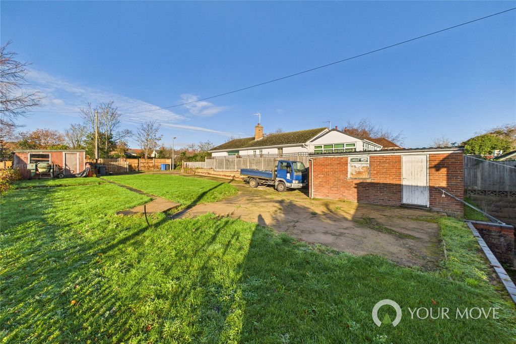 3 bed semi-detached house for saleShelton Place, St. Georges Road, Beccles, Suffolk NR34 photo 5