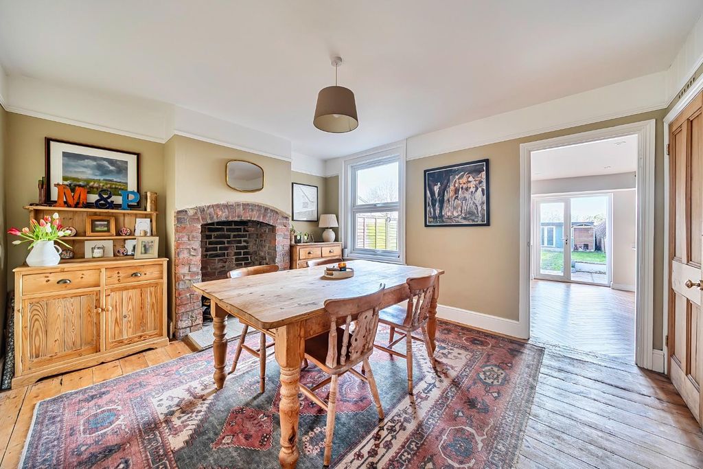 3 bed terraced house for saleNew Brookend, Berkeley, Gloucestershire GL13 photo 4
