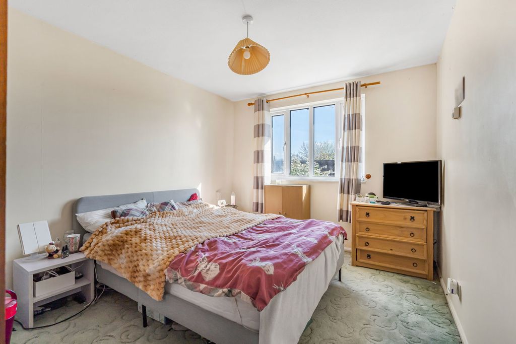 Additional image 4 of 1 bed maisonette for saleVenton Close, Woking, Surrey GU21