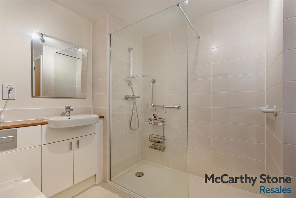 Additional image 12 of 2 bed flat for saleQueen Elizabeth Place, Orchard Lane, Alton GU34
