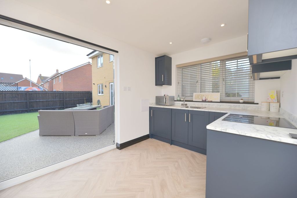 Additional image 26 of 5 bed detached house for saleBellflower Gardens, Biggleswade SG18