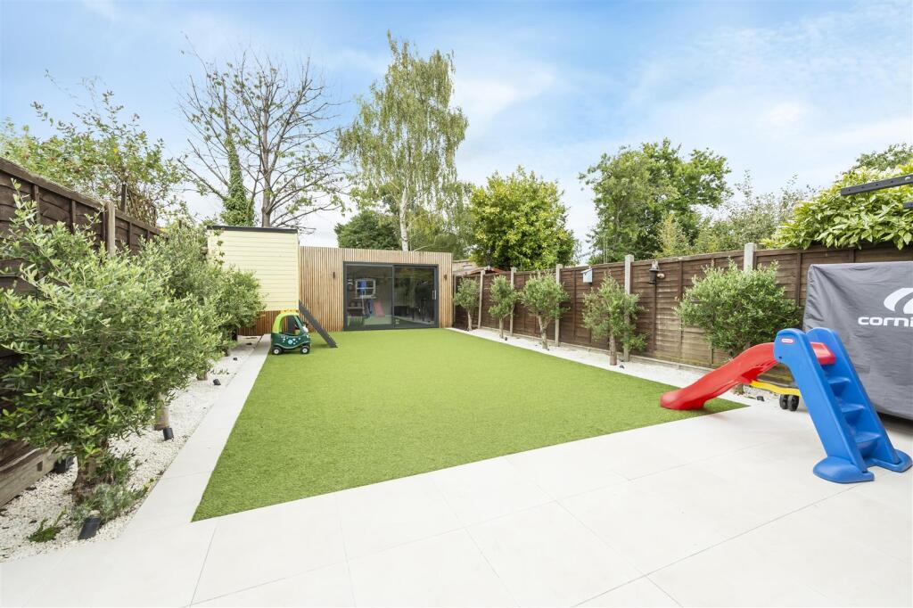 Additional image 12 of Cowper Road, Harpenden
