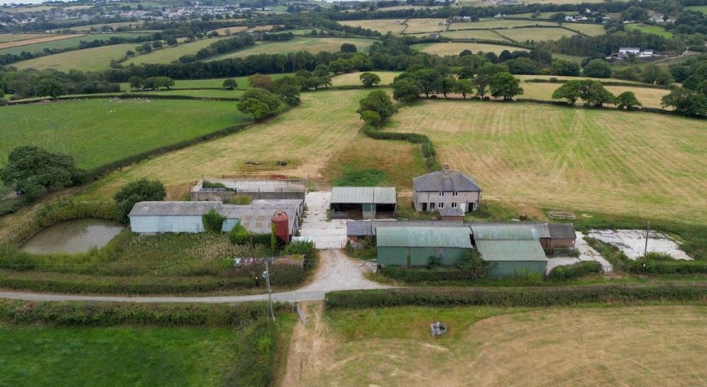5 bed farmhouse for saleCefn Holdings, Cefn Lane, Bagillt, Flintshire CH6