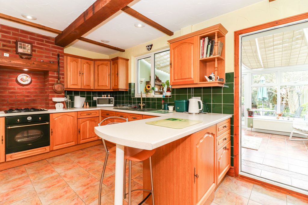 Additional image 3 of 3 bed semi-detached house for saleThe Crescent, Abbots Langley WD5
