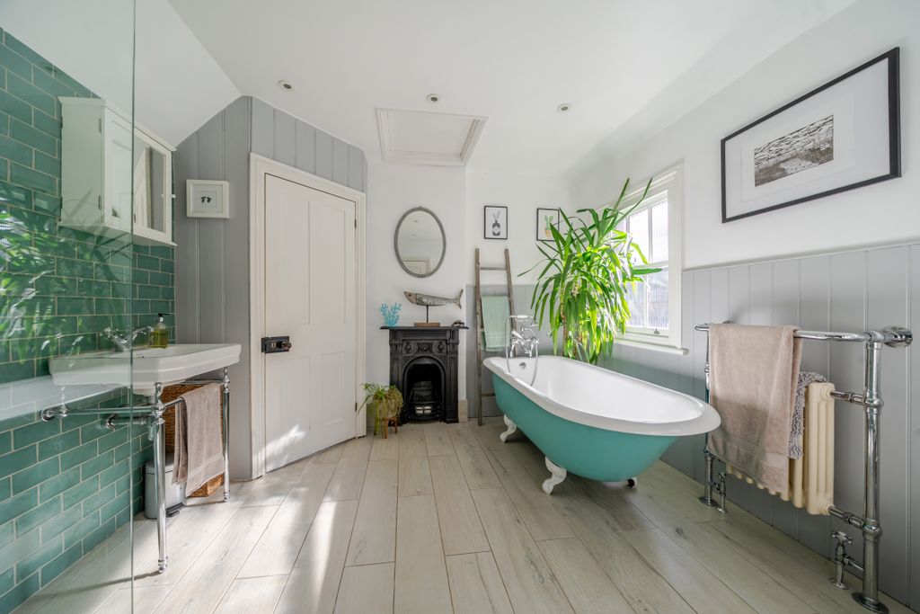 Additional image 7 of 4 bed terraced house for saleKings Road, Berkhamsted HP4