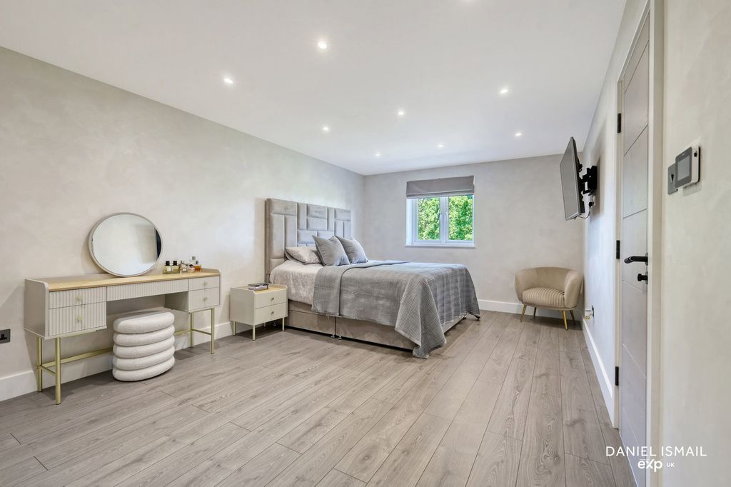 Additional image 5 of 5 bed detached house for saleGreat Berry Lane, Langdon Hills, Basildon SS16