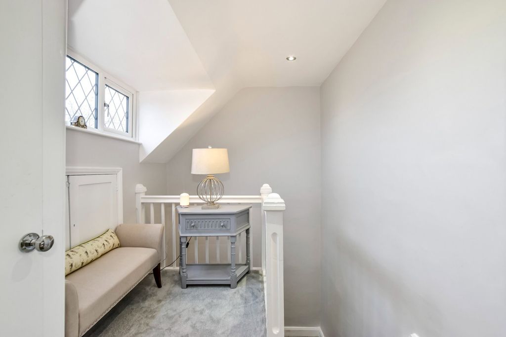 Additional image 14 of 4 bed semi-detached house for saleGallows Hill Lane, Abbots Langley WD5