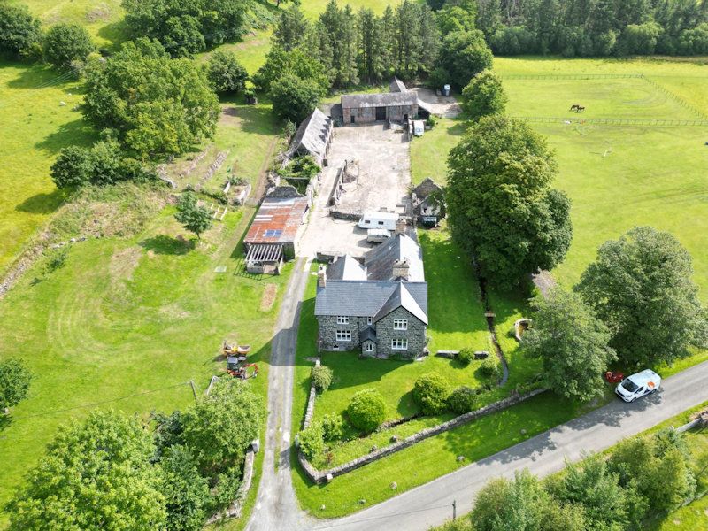 8 bed detached house for saleLlanegryn LL36