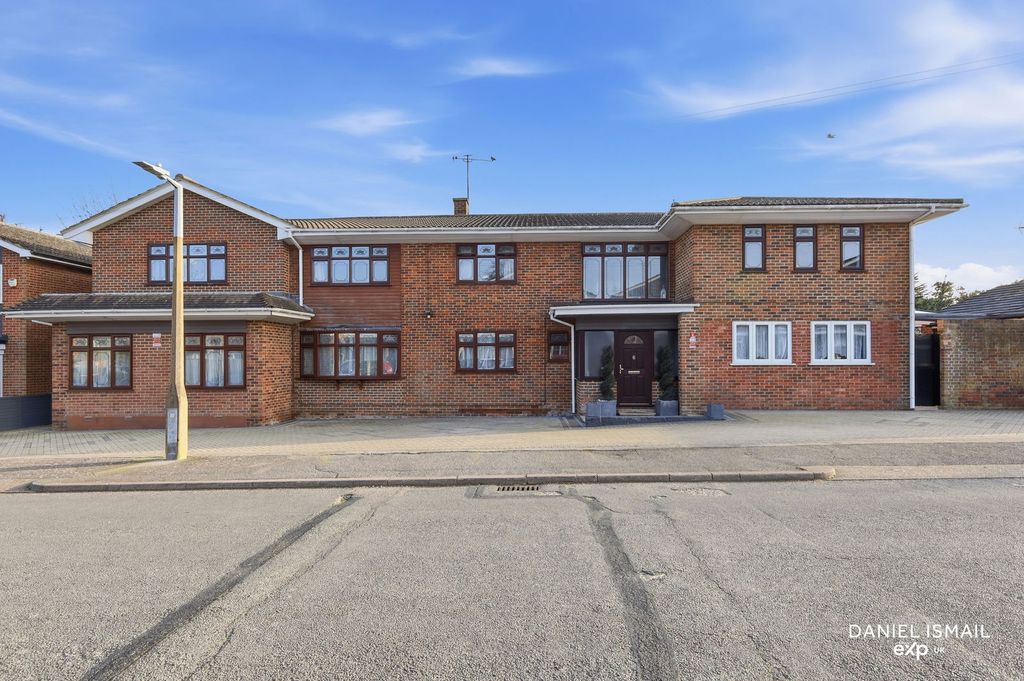 Additional image 45 of 8 bed detached house for saleWelbeck Drive, Langdon Hills, Basildon SS16