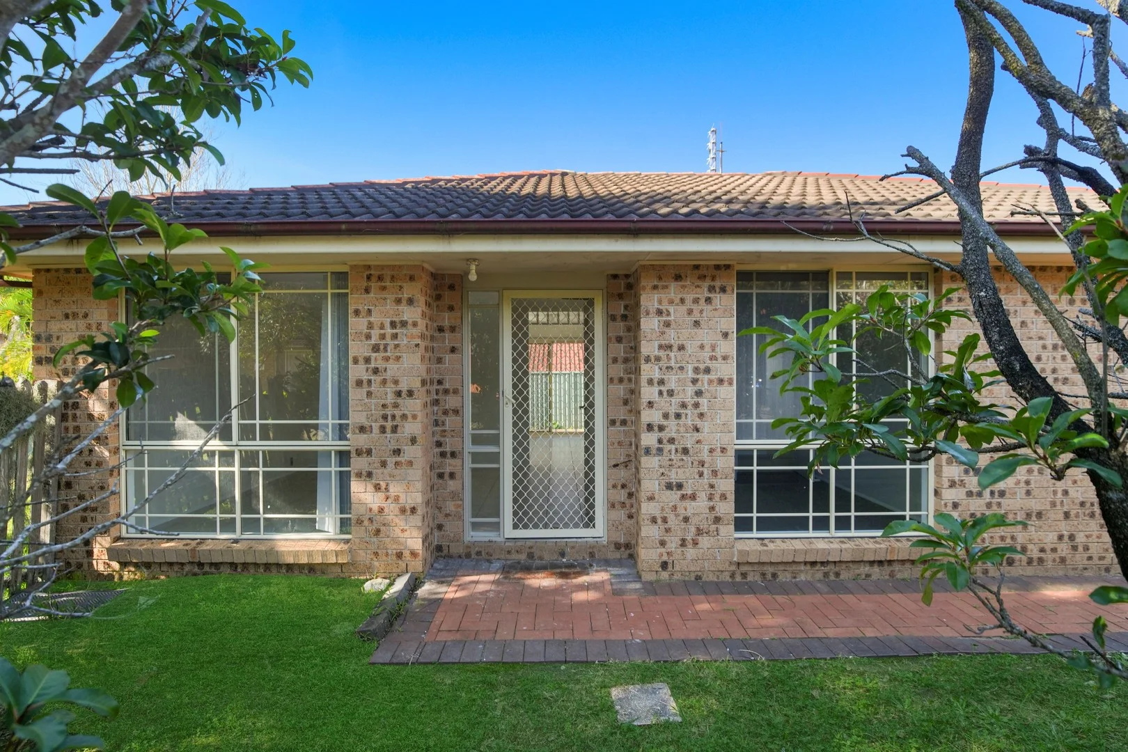 1 Windsong Avenue, Tuggerah NSW 2259