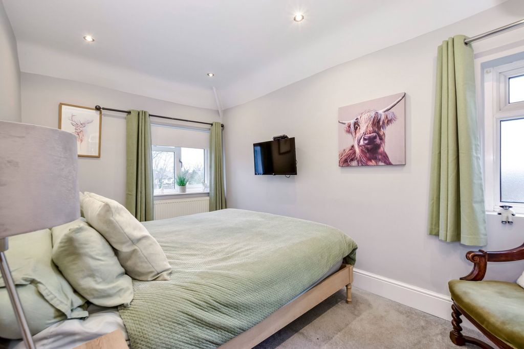 Additional image 17 of 4 bed semi-detached house for saleGallows Hill Lane, Abbots Langley WD5