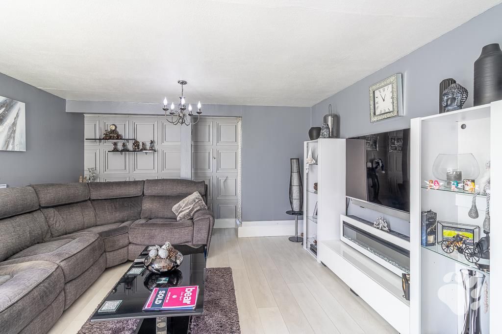 2 bed maisonette for saleThe Hyde, Langdon Hills SS16 photo 2