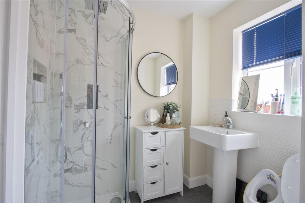 Additional image 8 of 3 bed detached house for saleRugby Drive, Chesterfield S41