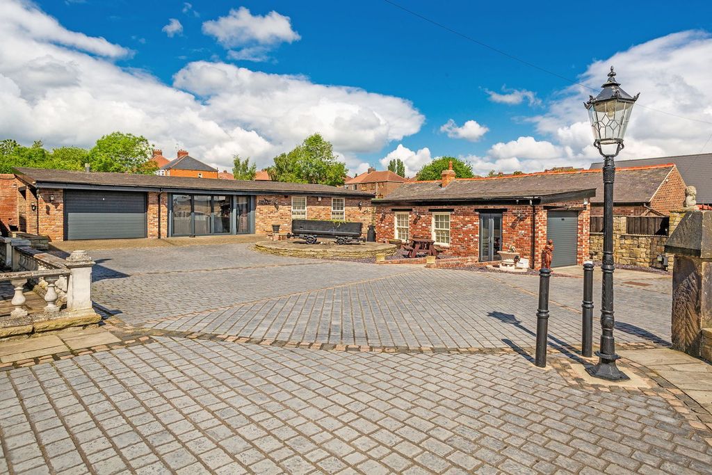 Additional image 32 of 5 bed property for saleBroad Street, Hoyland, Barnsley S74