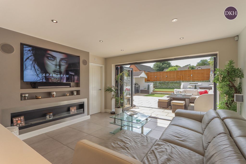 Additional image 4 of 3 bed semi-detached house for saleWoodside Road, Abbots Langley, Hertfordshire WD5
