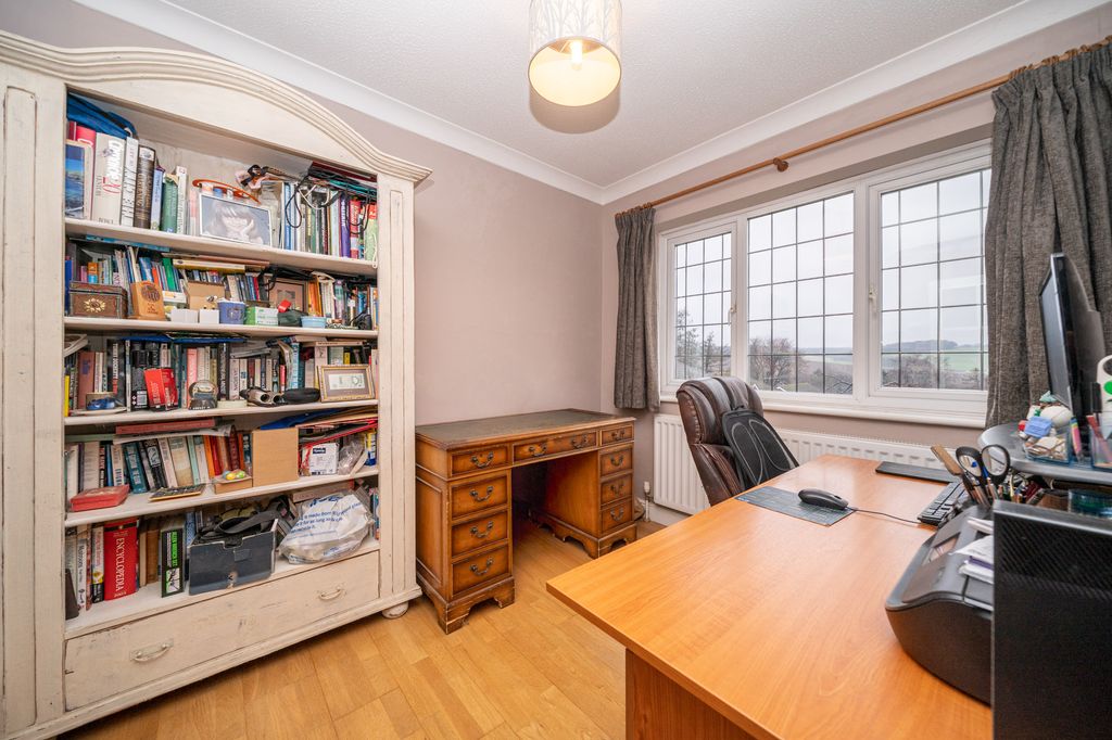 Additional image 16 of 5 bed detached house for saleFieldway, Berkhamsted HP4