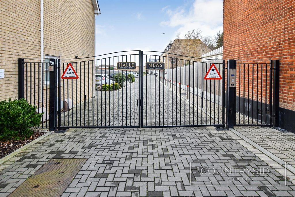 Additional image 20 of 2 bed flat for saleHalle Mews, Benfleet SS7