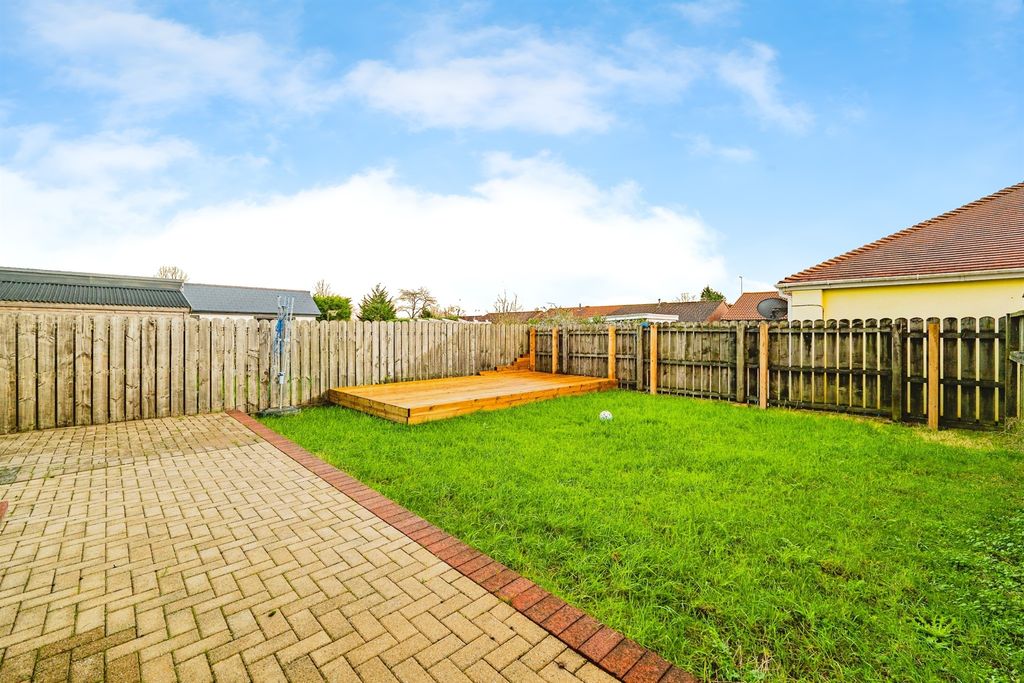 Additional image 6 of 5 bed semi-detached house for salePort Road East, Barry CF62