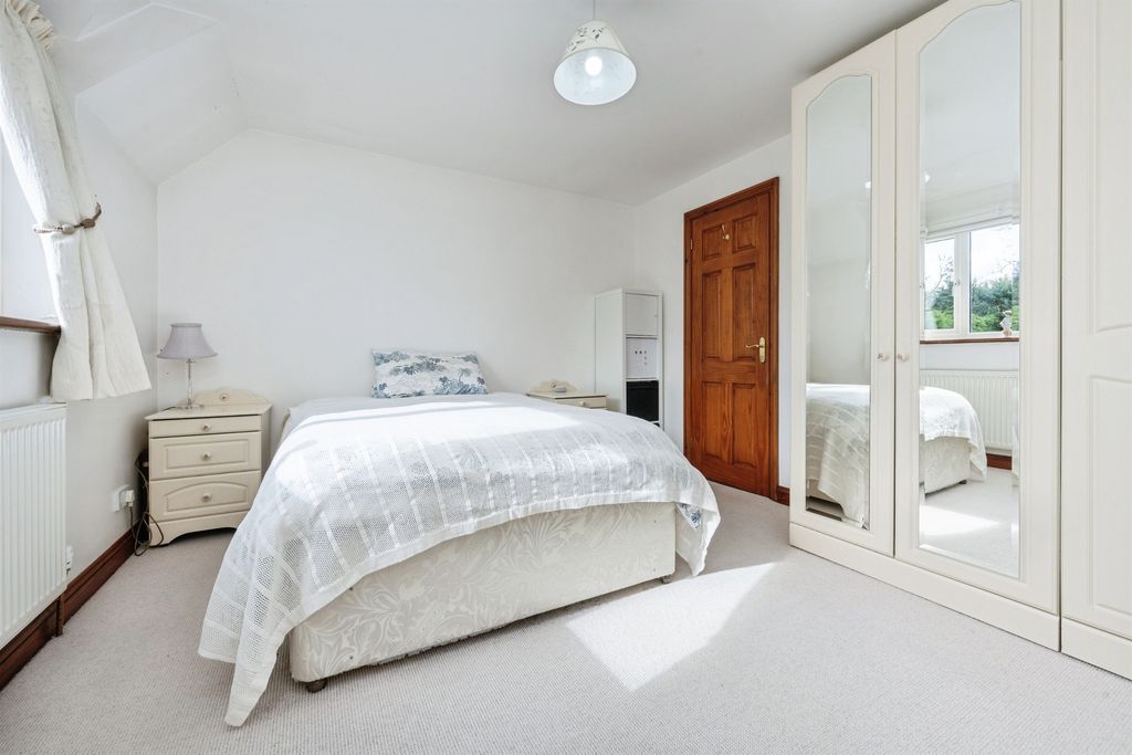 Additional image 20 of 4 bed detached house for saleSchool Lane, Weston Turville, Aylesbury HP22