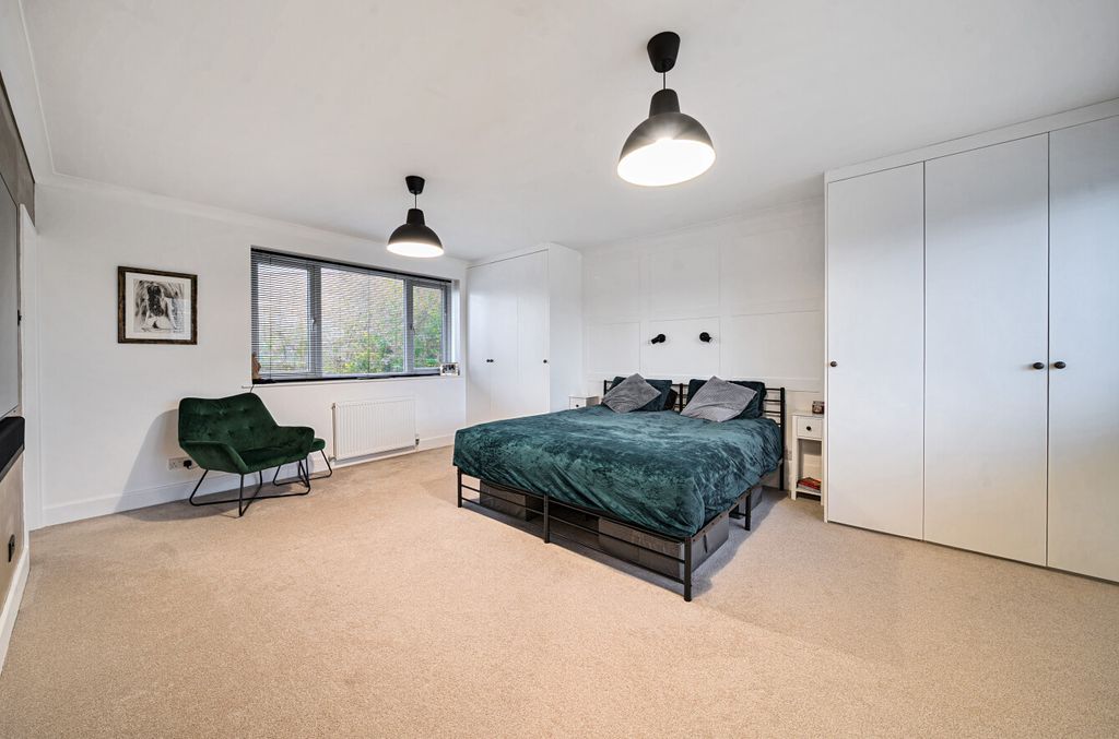 Additional image 18 of 4 bed semi-detached house for saleWhitedown Lane, Alton GU34