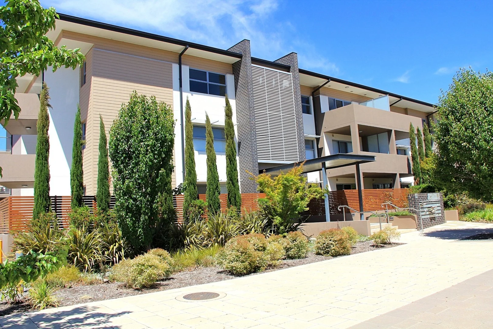 25/121 Easty Street, Phillip ACT 2606