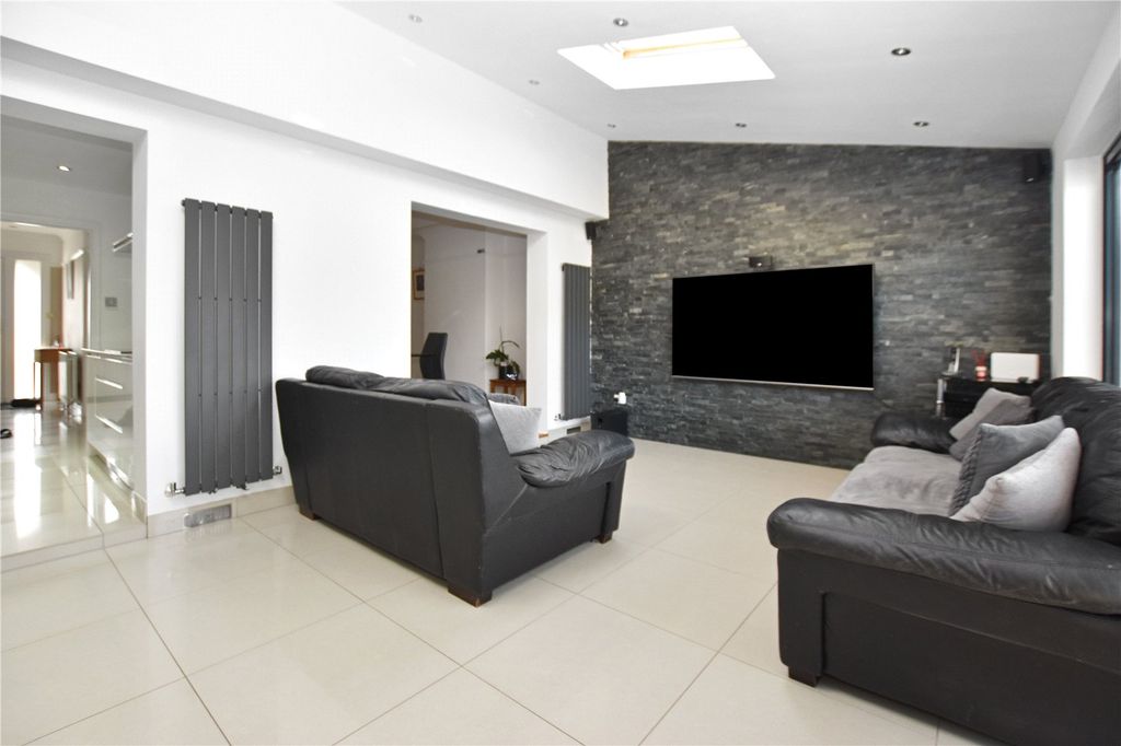 Additional image 5 of 4 bed semi-detached house for saleCumberland Drive, Bexleyheath DA7
