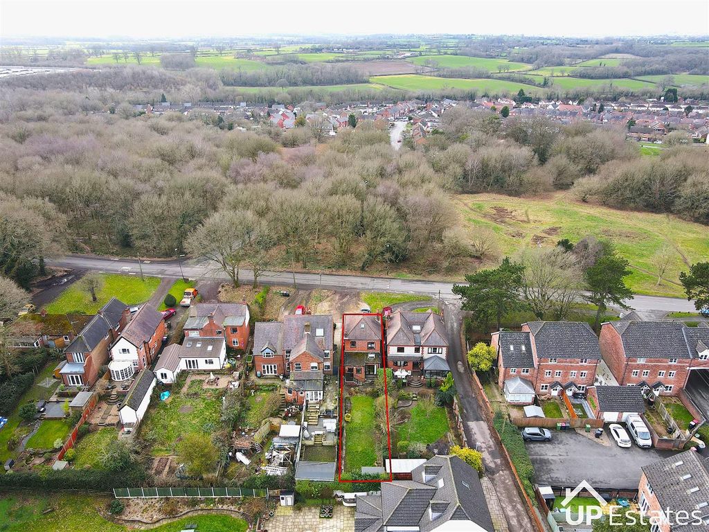 3 bed detached house for saleThe Common, Baddesley Ensor, Nr Atherstone CV9 photo 3