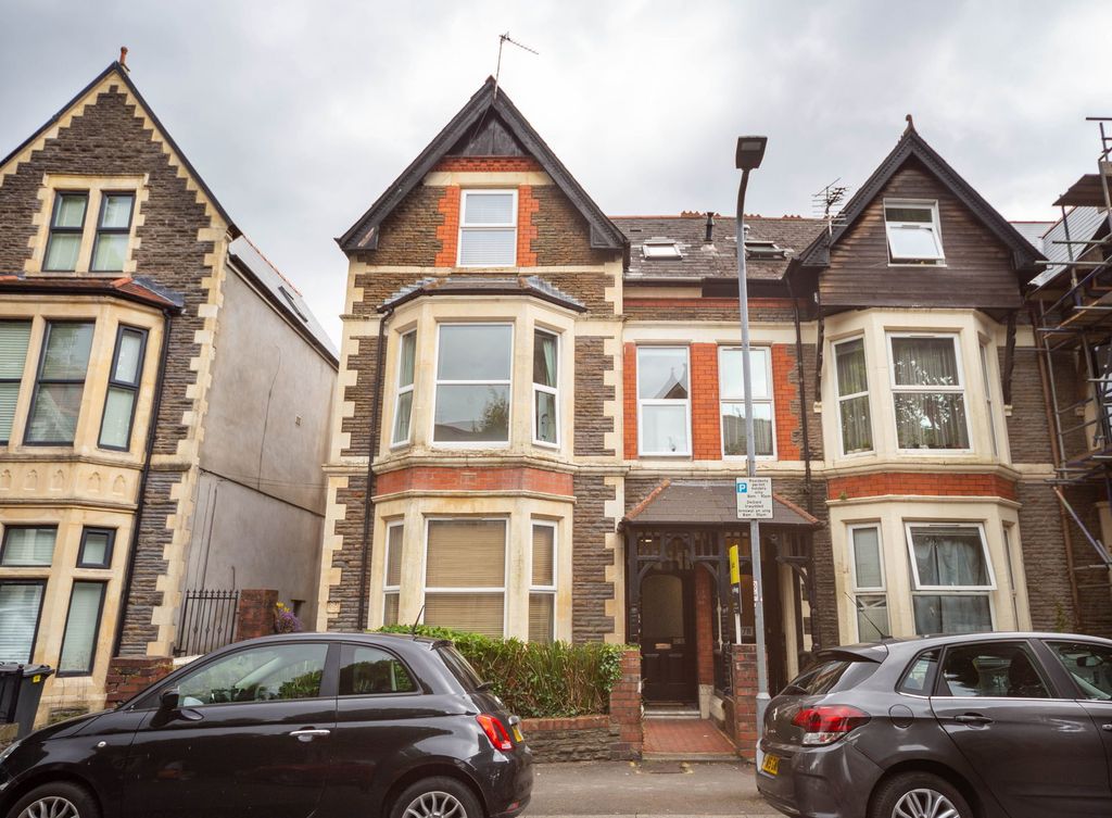 2 bed flat for saleConnaught Road, Roath, Cardiff CF24