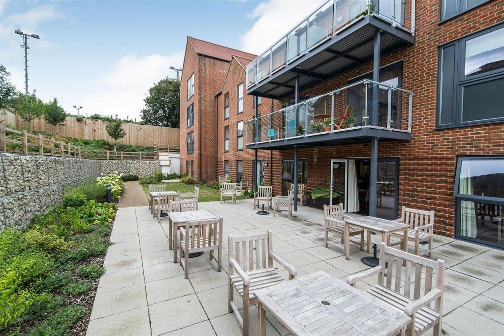 Additional image 8 of 1 bed flat for saleWayfarer Place, The Dean, Alresford SO24