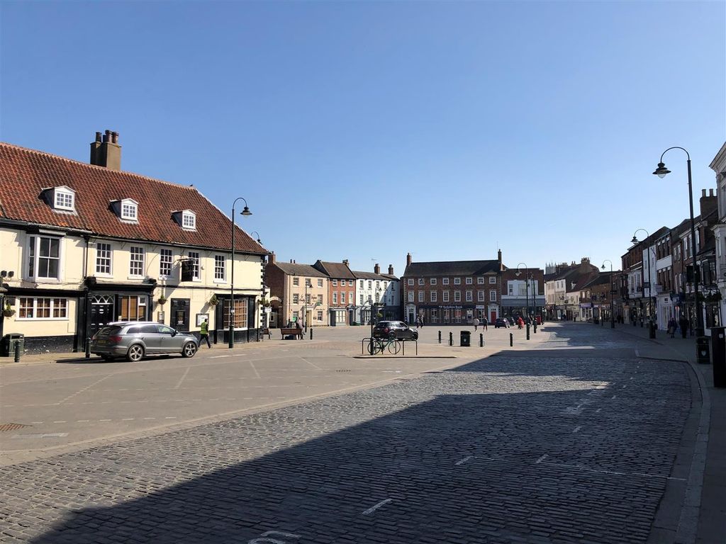 Additional image 11 of 2 bed flat for saleSaturday Market Place/Lairgate, Beverley HU17