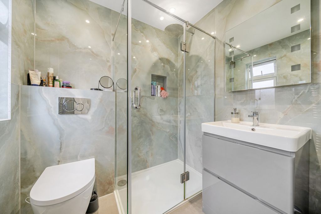 Additional image 14 of 5 bed semi-detached house for saleBrasted Close, Bexleyheath DA6