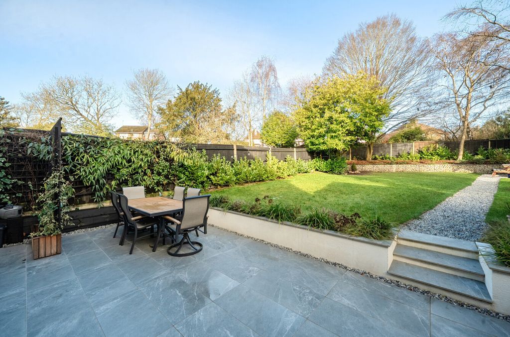 Additional image 2 of 4 bed detached house for saleHighfield Gardens, Aldershot, Hampshire GU11