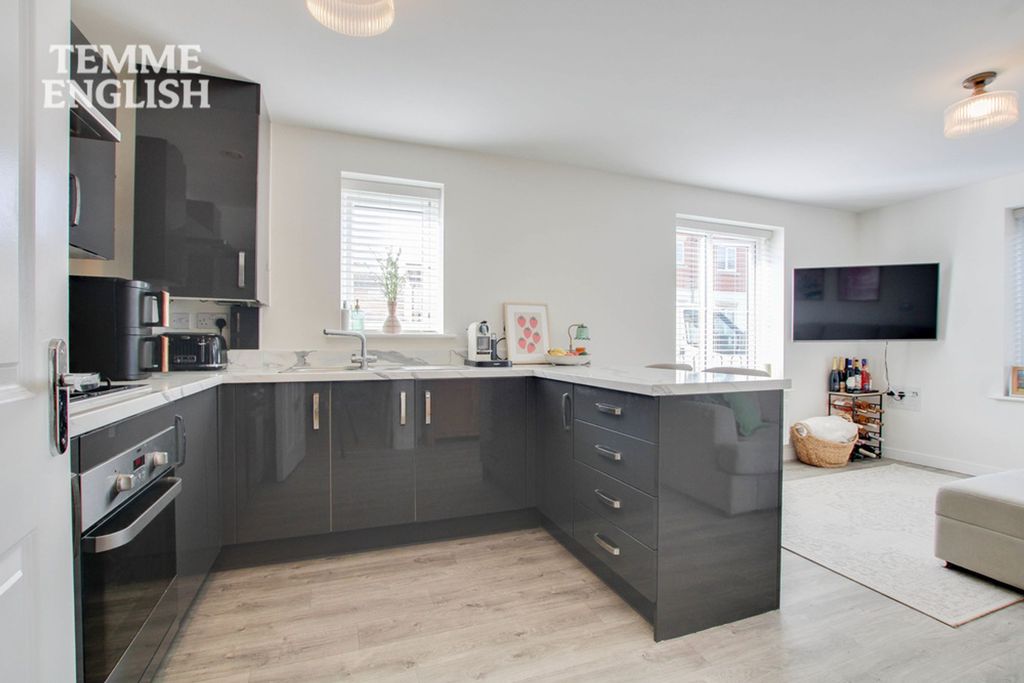 Additional image 2 of 2 bed flat for saleSchool Avenue, Dunton Fields, Laindon SS15