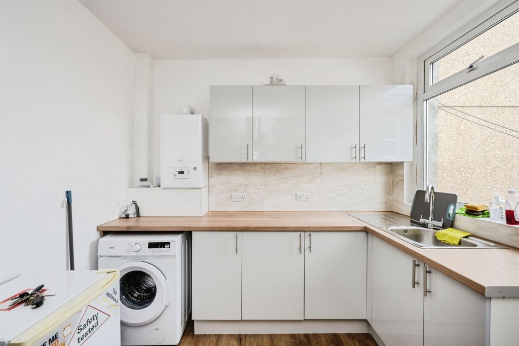 Additional image 8 of 3 bed flat for saleWest Street, Gorseinon, Swansea SA4