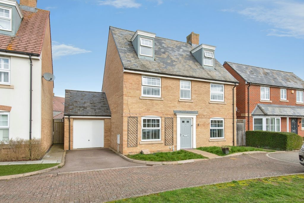 5 bed town house for saleWalton Grove, Biggleswade, Bedfordshire SG18