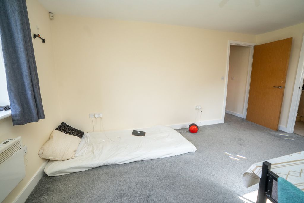 Additional image 3 of 2 bed flat for saleLinnets Park, Runcorn WA7
