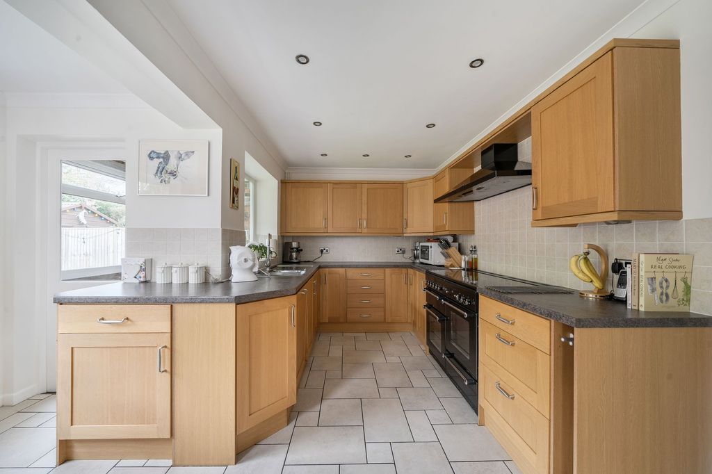 Additional image 5 of 4 bed detached house for saleLindens Close, Emsworth PO10