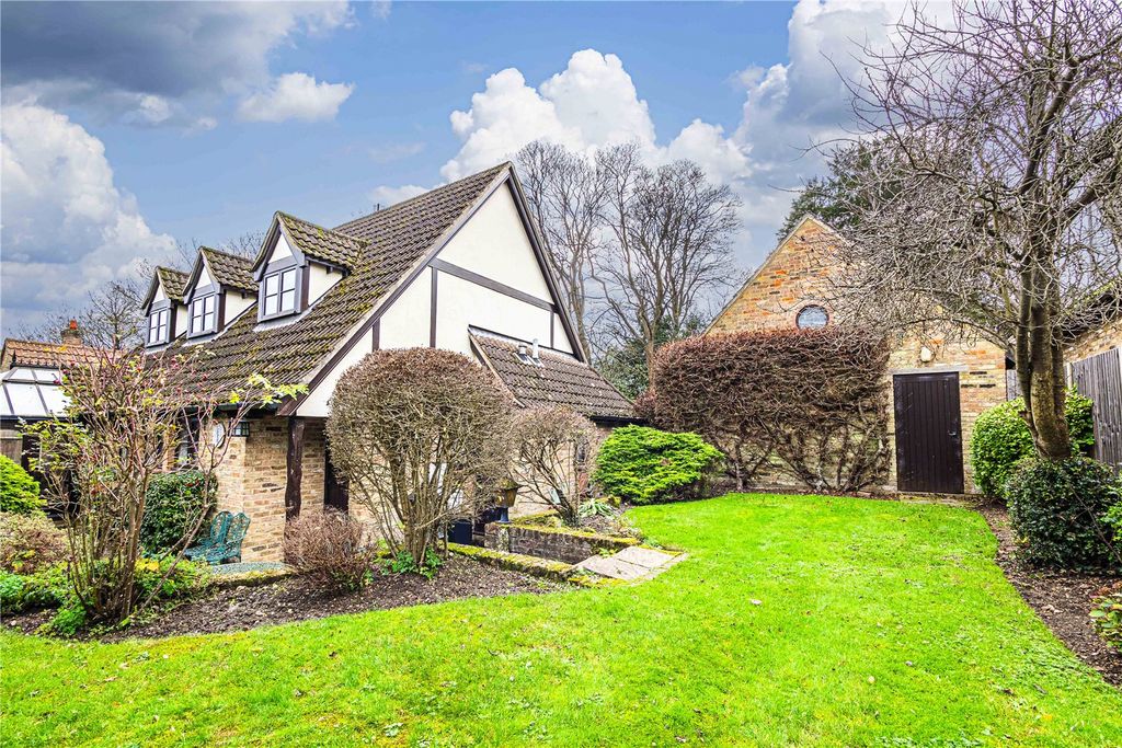 Additional image 20 of 4 bed detached house for saleCastle Gateway, Berkhamsted, Hertfordshire HP4