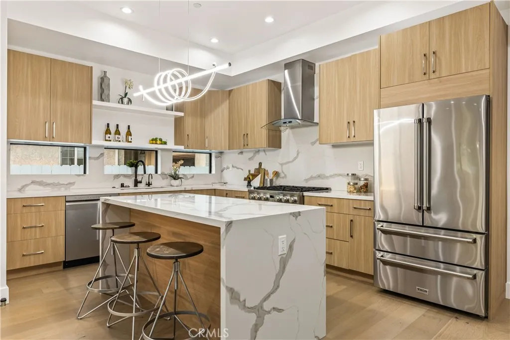 Additional image 70 of 1170 S Lucerne Blvd, Los Angeles, CA 90019