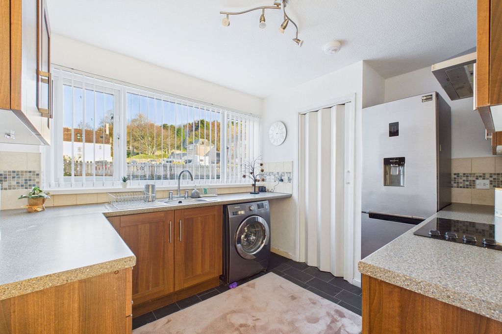 2 bed flat for salePeter Street, Whitehaven CA28 photo 4