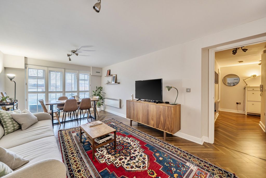 Additional image 10 of 2 bed flat for saleGoldsworth Road, Woking GU21