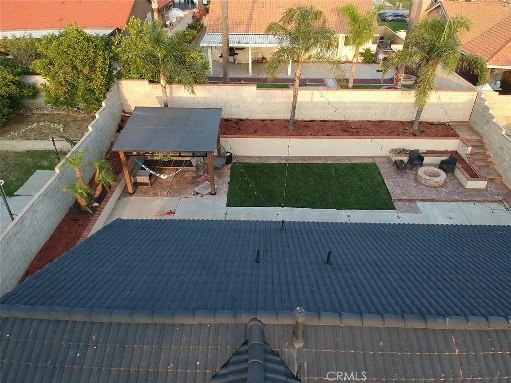 9765 Venus Lane, Fontana, CA 92335