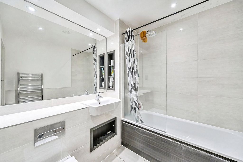 Additional image 14 of 3 bed flat for saleRegal Walk, Bexleyheath DA6