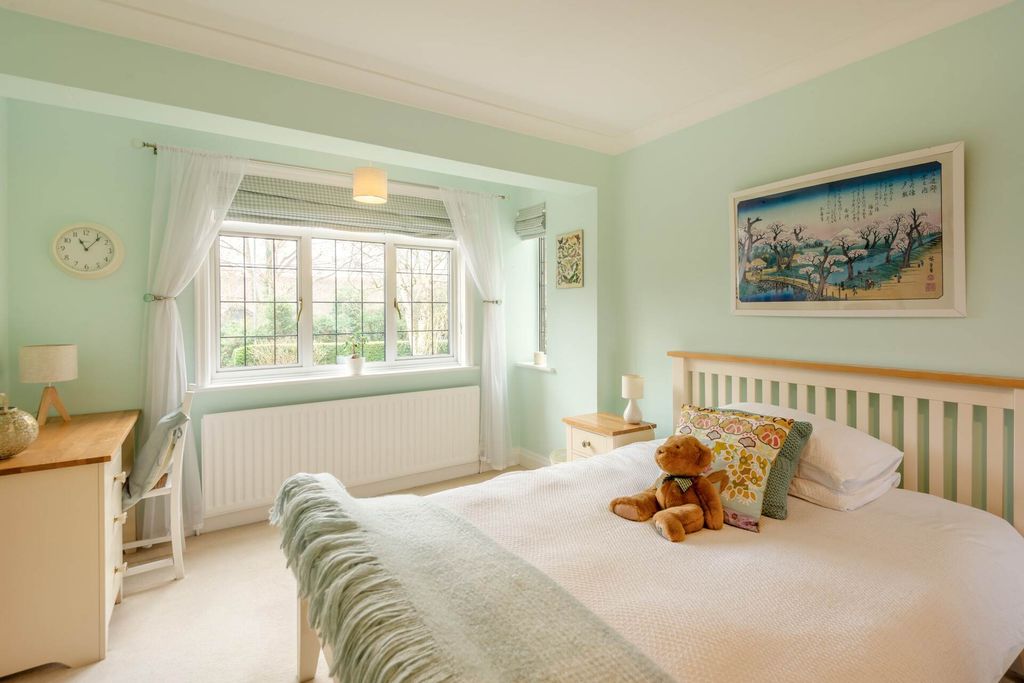 Additional image 25 of 6 bed detached house for saleNew Road, Weston Turville HP22