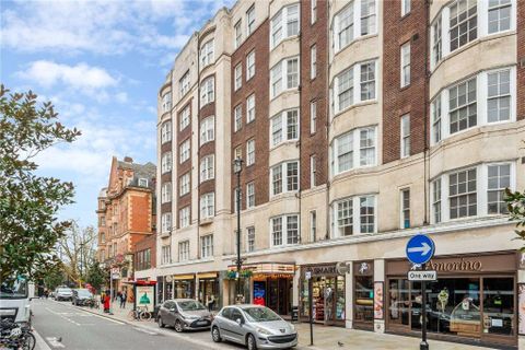 Queens Court, Queensway, London W2, Studio to rent