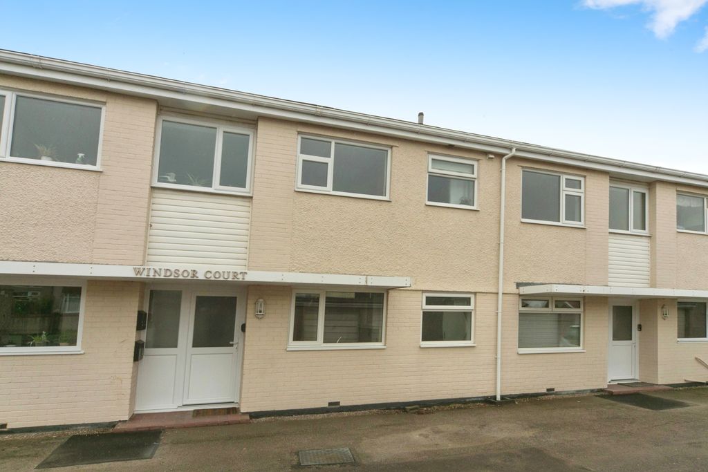 Additional image 2 of 2 bed flat for saleWarren Drive, Deganwy, Conwy LL31