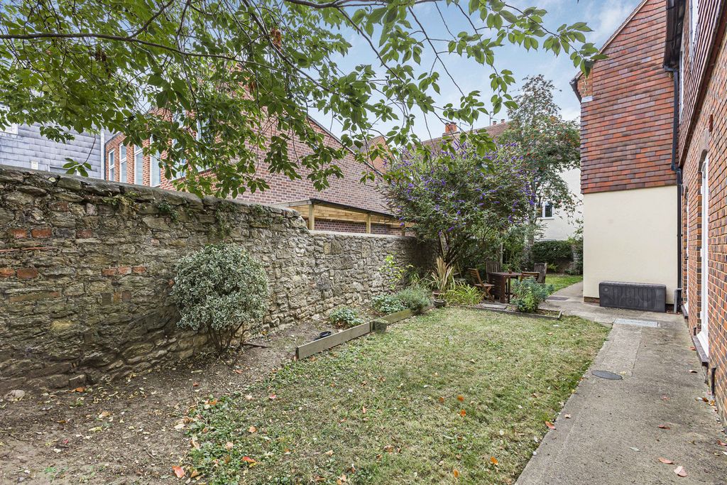 Additional image 5 of 2 bed flat for saleLombard Street, Abingdon OX14