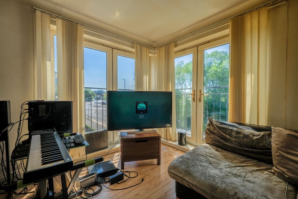 Additional image 3 of 2 bed flat for saleMay Wynd, Hamilton ML3
