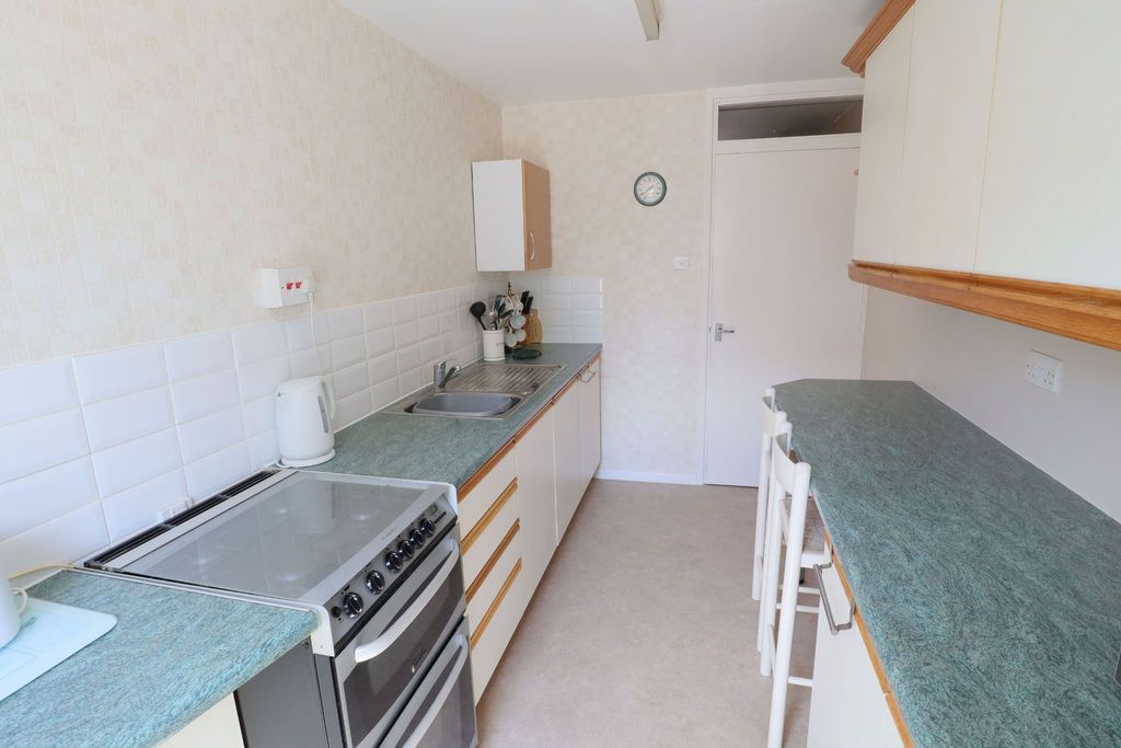 Additional image 7 of 2 bed flat for saleStratford Road, Alcester B49